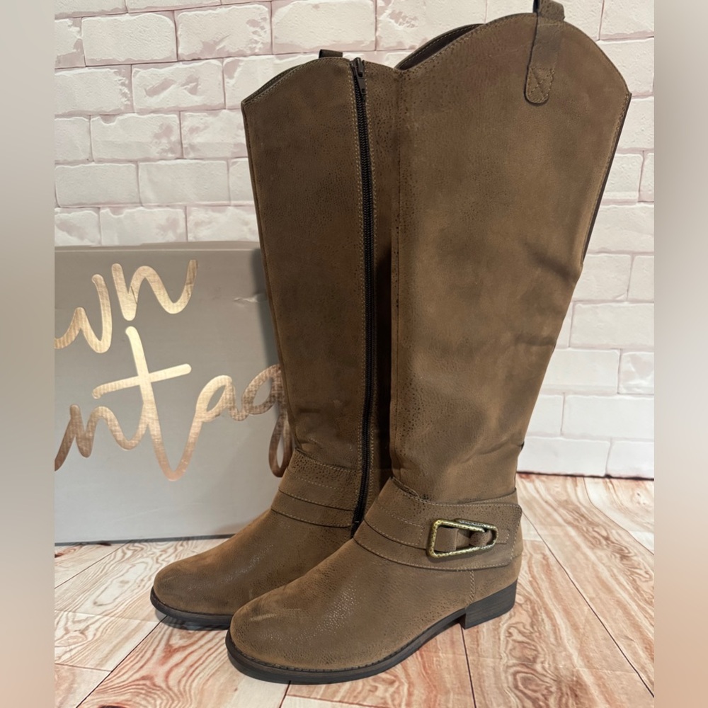 Crown Vintage Brown Knee-High Women's Boots size 8.5 Modern equestrian